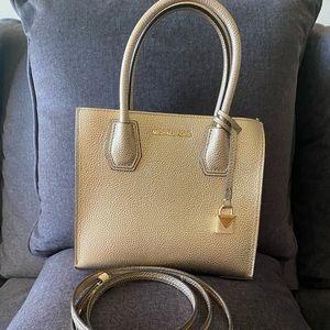 Michael Kors Satchel purse (Small).